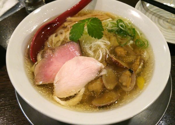 「魚介塩そば　800円」@立ち呑み居酒屋 金町製麺の写真