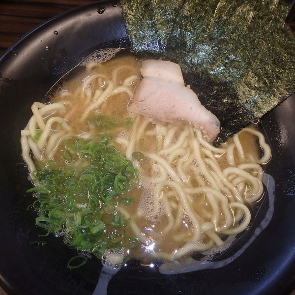 「ラーメン並 (630円) (硬め)」@無邪気の写真