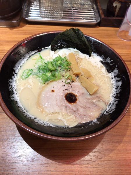「ラーメン並」@横浜家系ラーメン 壱角家 国分寺店の写真