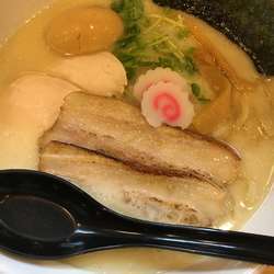 特製鳥骨塩ラーメン