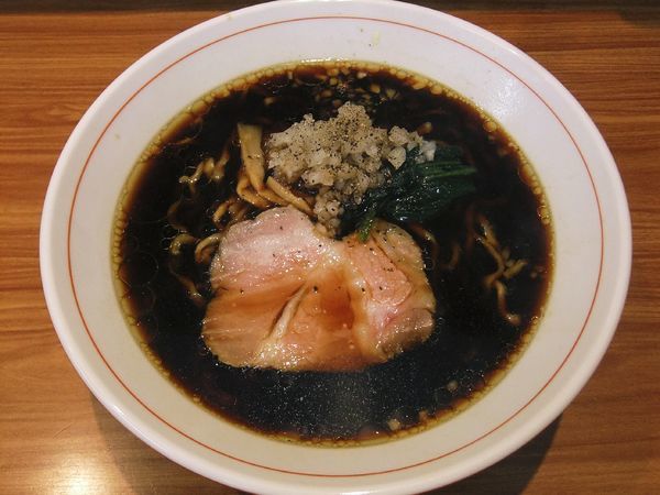「漆黒醤油ら～麺（650円）」@ら〜麺 安至の写真