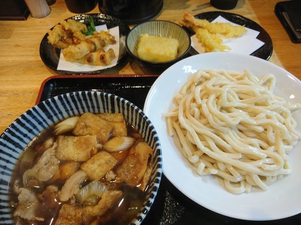 「肉汁うどん680円＋海老天＋かしわ天＋ちくわ天＋揚げもち」@寿製麺うどんの写真