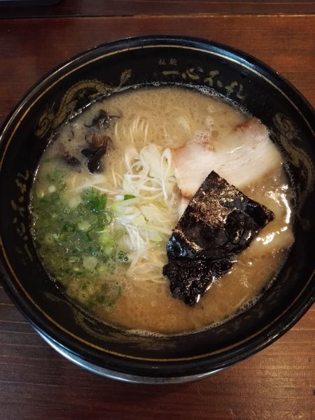 「黒こくとんこつラーメン」@拉麺 一心不乱 大名本店の写真