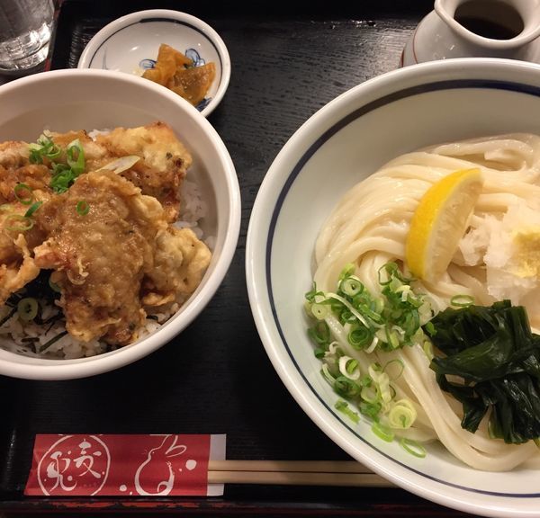 「とり天丼定食」@兎麦の写真