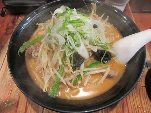 「味噌オロチョンラーメン（８８０円）＋大盛１５０円＋チャー丼」@北海道らーめん ひむろ 稲毛店の写真