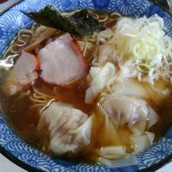 ワンタン麺950円＋ビール