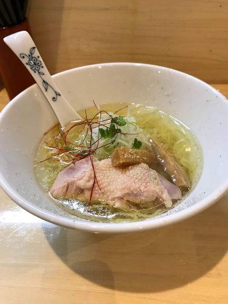 「鶏塩らあめん」@鶏塩 新宿 四葉の写真
