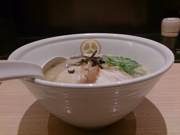 「豚骨 白」@TOKYO 豚骨 BASE MADE by 博多一風堂 ecute品川サウス店の写真