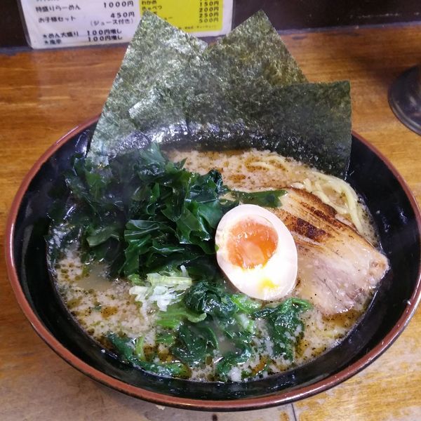 「極上マー油らーめん＋ワカメ(クーポン利用)」@うまみ屋の写真