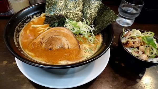「辛味噌ラーメン」@日の出らーめん 横浜桜木町本店の写真