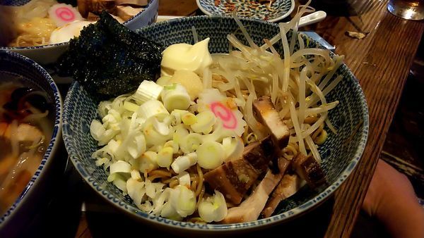 「油そば＋ニンニク＋マヨネーズ＋ネギ増し」@三幸の写真