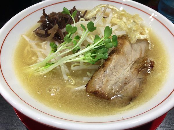 「醤油ラーメン（637円）」@麺酒房  龍安の写真