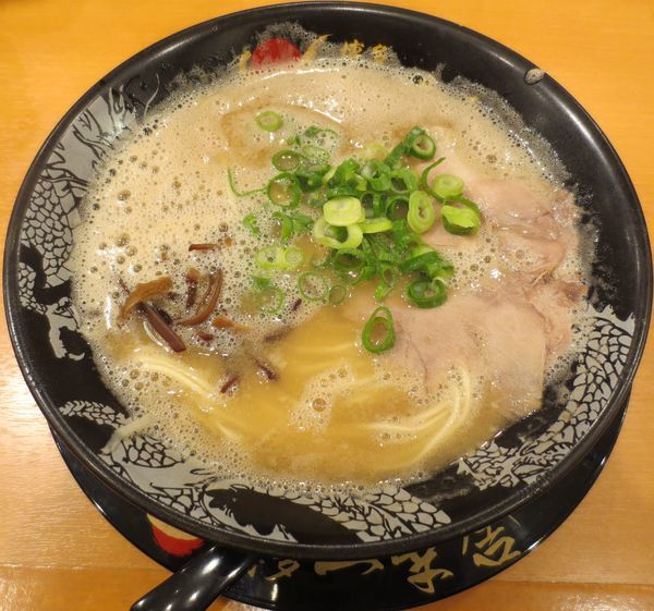 「ラーメン　370円※開店2周年半額サービス」@博多一幸舎 池袋東口店の写真