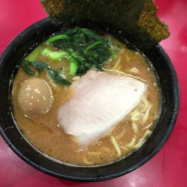 「ラーメン並680円+味玉100円」@杉田家 千葉祐光店の写真