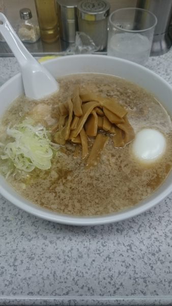「しょうゆラーメン卵」@らーめん勝の写真