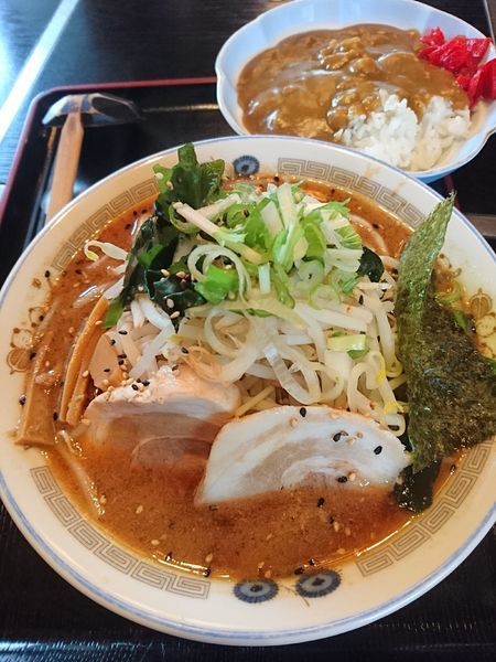 「(しょうゆ)とんこつらーめん (カレーセット)  630円」@増味家の写真