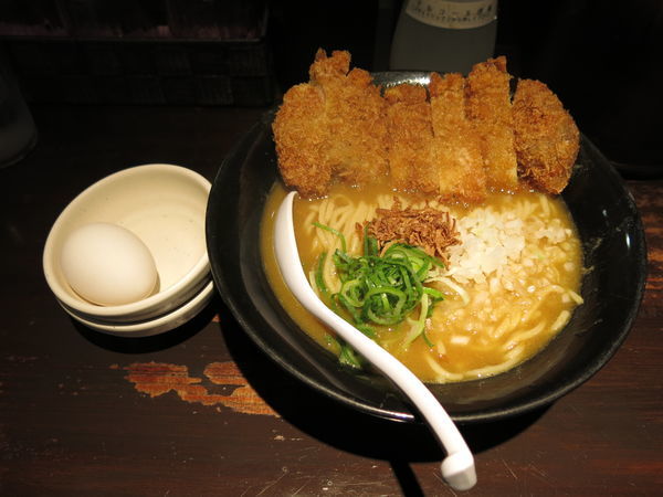 「チキンカツカレーらーめん(期間限定)：980円」@濃厚鶏そば 麺屋武一 秋葉原店の写真