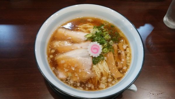 「らーめん(醤油)＋餃子３個」@らーめんつけ麺 吉田商店 本店の写真