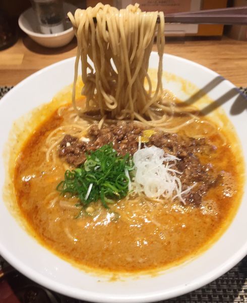 「もち豚の肉味噌担々麺1100円」@生粋 花のれんの写真