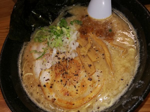 「黒とん」@とんこつらーめん いちの屋の写真