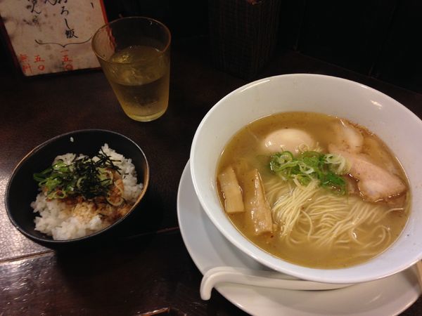 「煮玉子らーめん(しお)＋チャーシュー丼」@ラーメン専門店 なるとやの写真