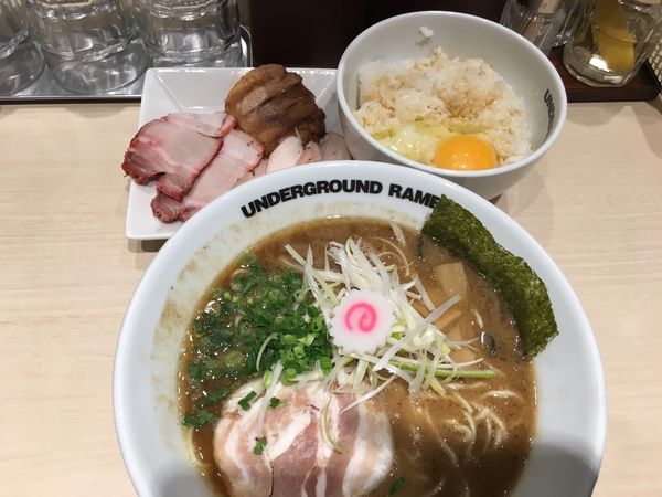 「ラーメン（濃厚）」@UNDERGROUND RAMEN 頑者 コクーンシティさいたま新都心店の写真