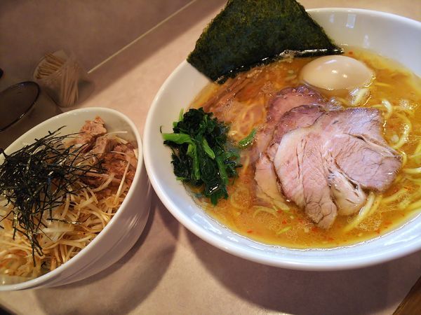 「ちょい辛らーめん＋味玉＆(ポイント使用)ネギチャーごはん」@らーめん将貴の写真