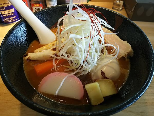 「【限定】赤みそとんこつ　みそ煮込みうどんｖｅｒ．」@らーめん 月の兎影の写真