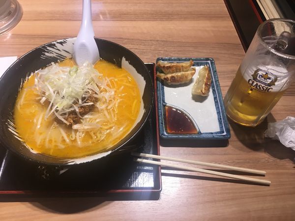 「ほぐし味噌ラーメン ギョウザセット クラシック」@札幌ラーメン 雪あかりの写真
