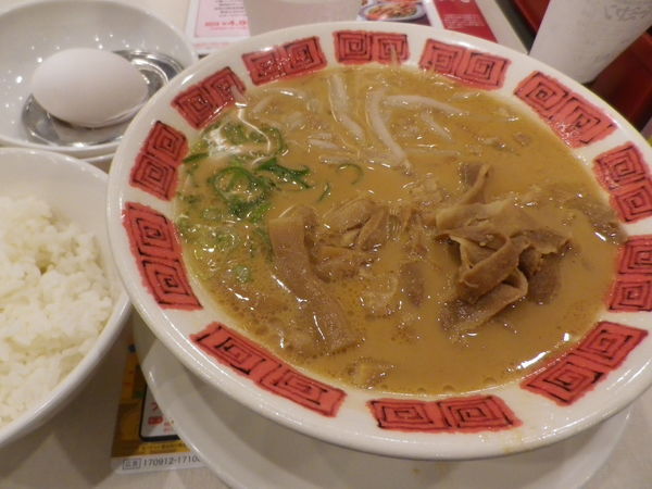 「肉盛り徳島ラーメン・ごはんのセット」@バーミヤン みなとみらい店の写真