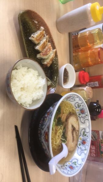 「塩ラーメン餃子セット」@麺や 暁の写真