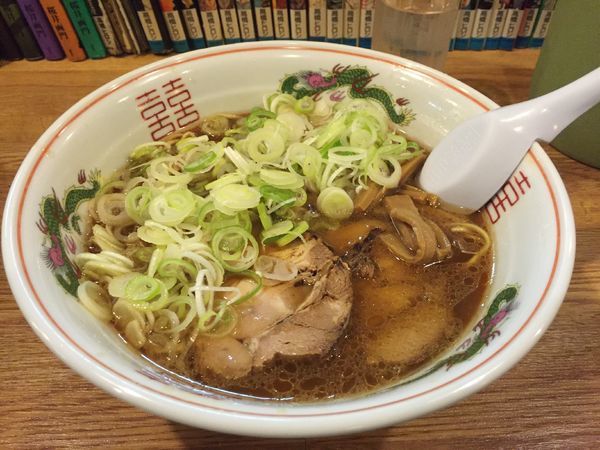 「ラーメン大盛り麺硬めトッピングネギ」@樹亭 南店の写真