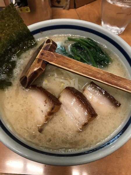 「皮付き背脂入りらーめん」@麺友 一誠の写真