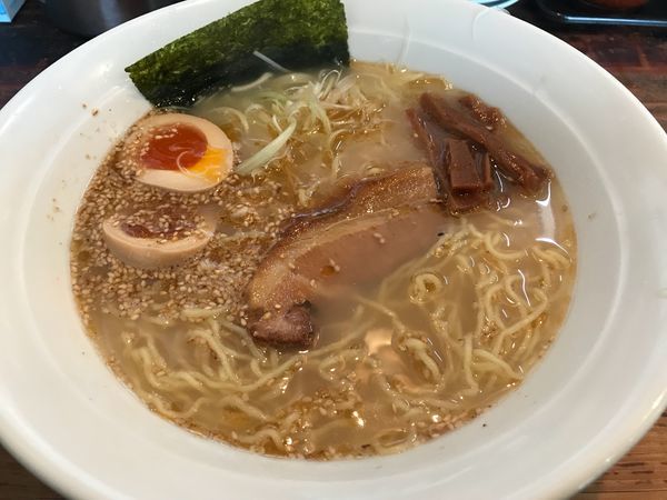 「しおとんこつ  790円」@とんこつらあめん楽 仙台泉分店の写真