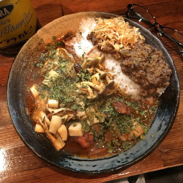 「キノコカレーあいがけ（40辛）＋ラムキーマ＋チキン」@カレーノトリコの写真