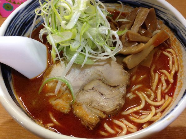 「旨辛煮干ラーメン　￥７５０」@麺家うえのの写真