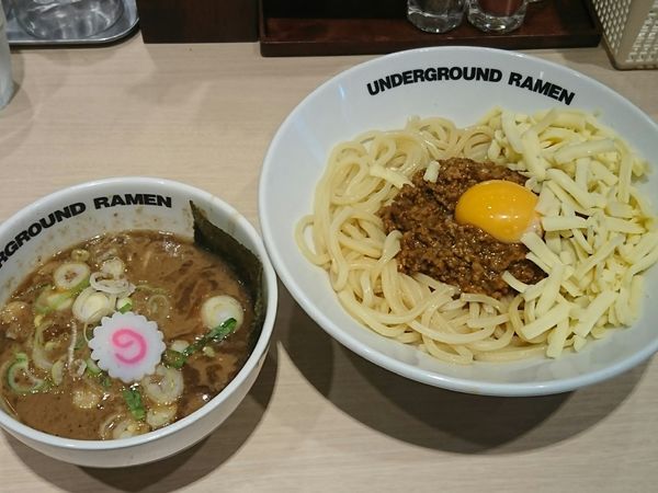 「【限定】キノコ香るキーマカレーあえつけ麺＋チーズ＝￥1180」@UNDERGROUND RAMEN 頑者 コクーンシティさいたま新都心店の写真