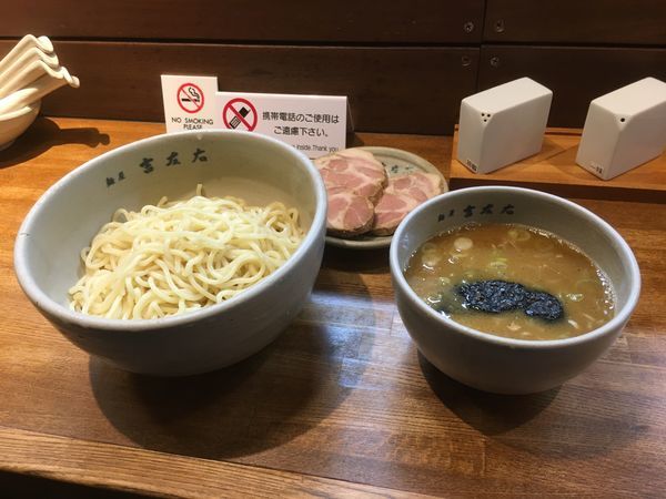 「味玉つけ麺+チャーシュー+beer」@麺屋吉左右の写真