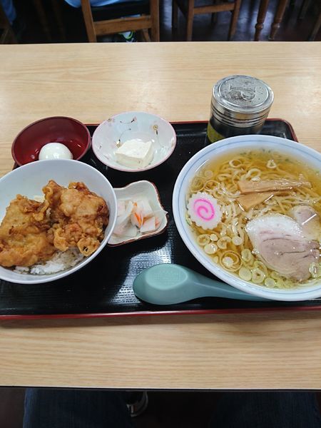 「ラーメン とり天丼セット 790円」@みすゞの写真