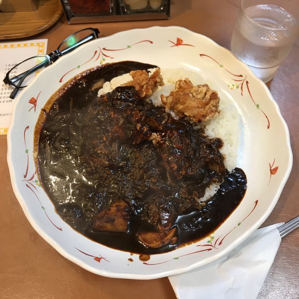 「唐揚げカレー（ブラック５辛）」@ラホール 外神田店の写真