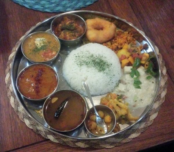 「サントゥスタ・フヌ・タァール／チキン・タマゴ・オムレツ」@achaarの写真