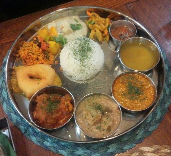 「サントゥスタ・フヌ・タァール／キーマ・冬瓜・オムレツのカレー」@achaarの写真