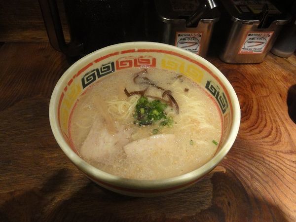 「九州じゃんがら　麺硬め」@九州じゃんがら 秋葉原本店の写真