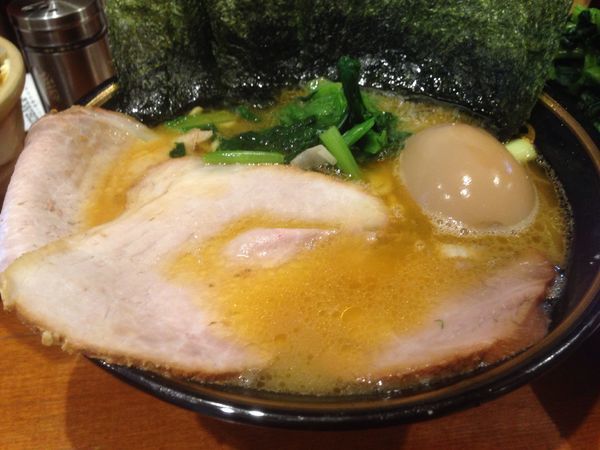 「ラーメン + 味玉」@末廣家の写真