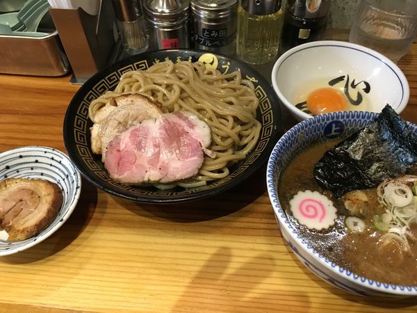 「つけ麺あつもり（並）＋生卵＋チャーシュー（JAF優待）」@中華蕎麦うゑずの写真