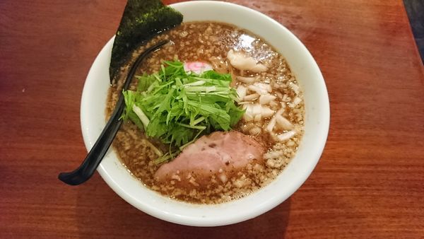 「背脂煮干しラーメン750」@らぁ麺 亀我楽の写真