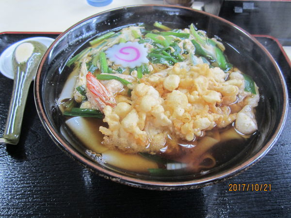 「にらとじ天ぷら（ひもかわ）７００円」@丸子屋の写真