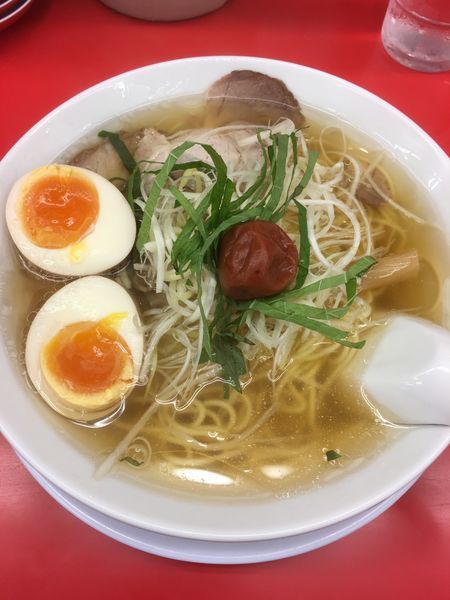 「梅しそラーメン(並) + 味玉」@ラーメン魁力屋 篠崎店の写真