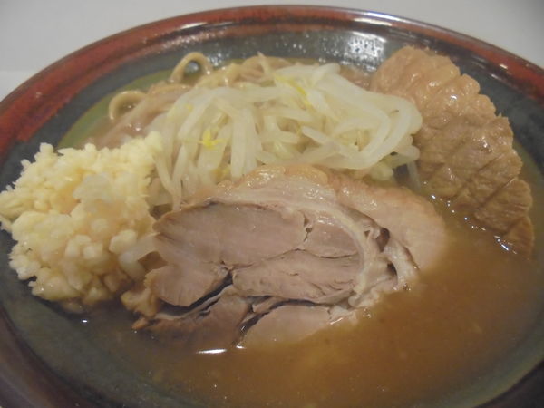 「小ラーメン＋豚1枚　７００円＋１００円」@ハイパーファットンの写真