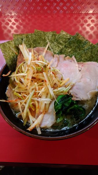 「中盛りチャーシュー　のり　辛ネギ」@横浜家系ラーメン 高松家の写真